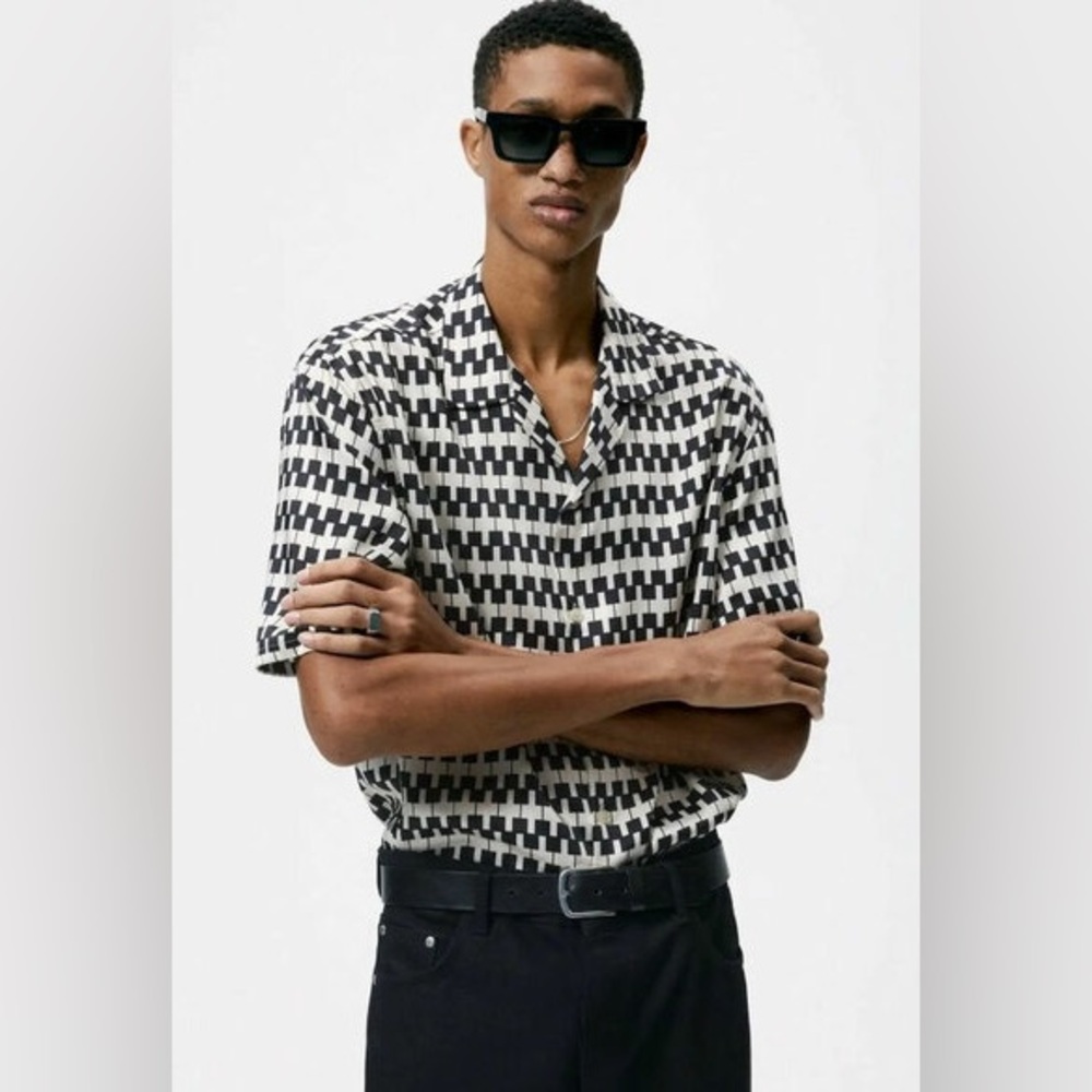 Zara Men's Black and White Geometric Shirt
